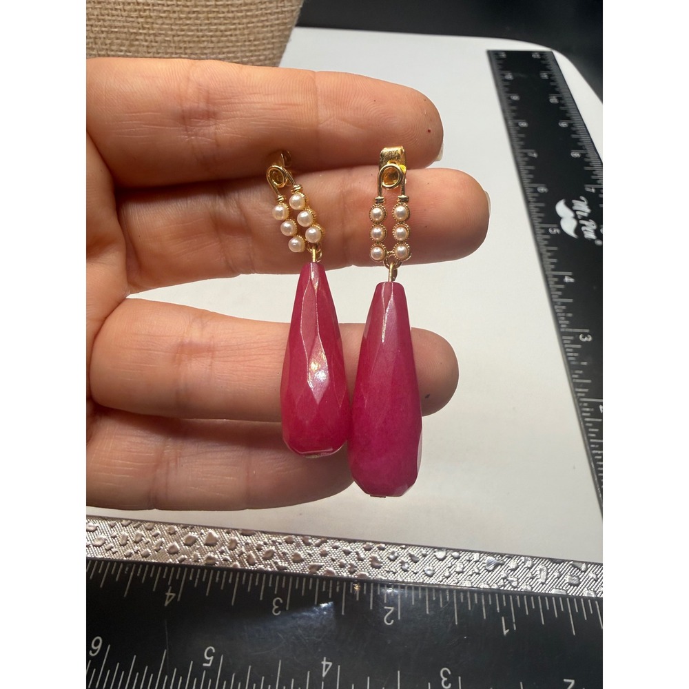 Pink Faceted‎ Briolette Drop Earrings Gold Tone Pearl Accents Fuchsia Dangle